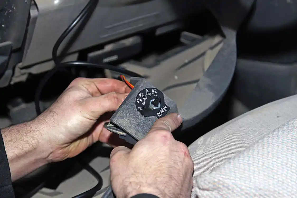 plugged end pass-through OBD cable
