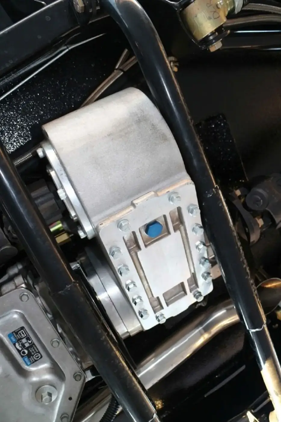An Atlas T-case is mated to GM six-speed transmission with a 0.67 overdrive.