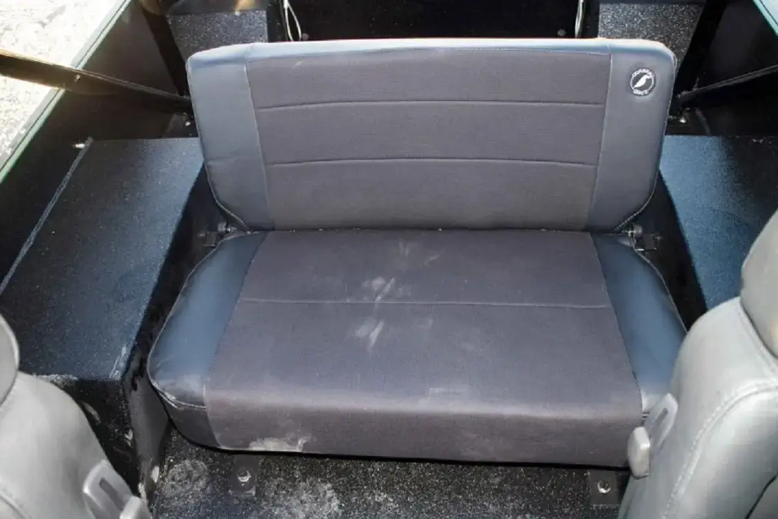 A Corbeau rear Jeep seat provides room for up to two more passengers. 