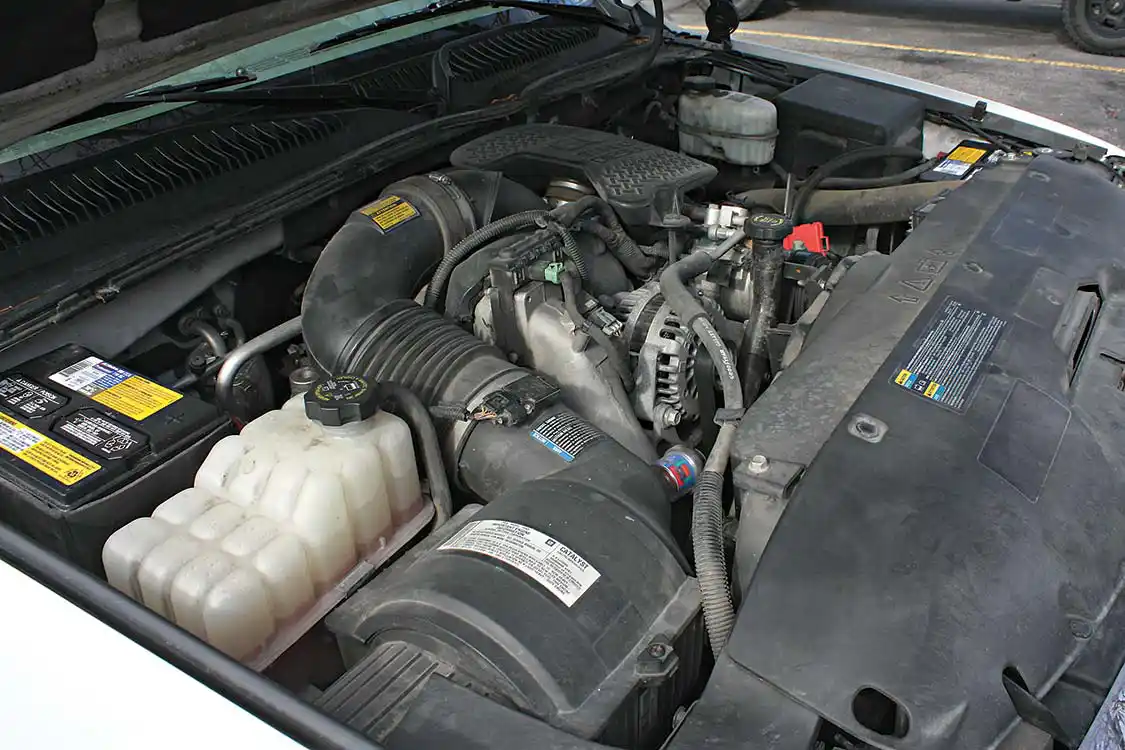 While this 2006 Chevrolet LBZ Duramax is completely bone stock under the hood, right down to the factory air intake