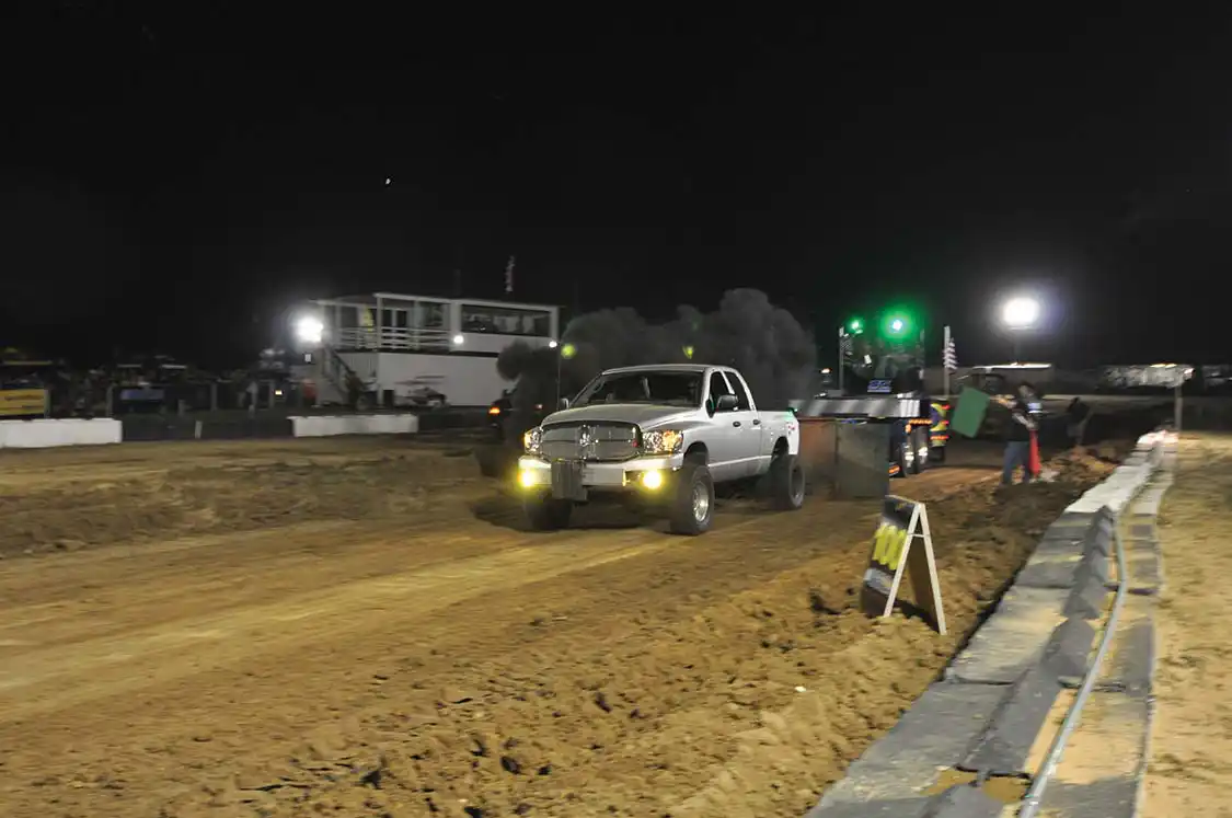 Les Szmidt from Silver Bullet Tuning brought his extremely hard-running 2.6-class, 970-rwhp Dodge to Bakersfield