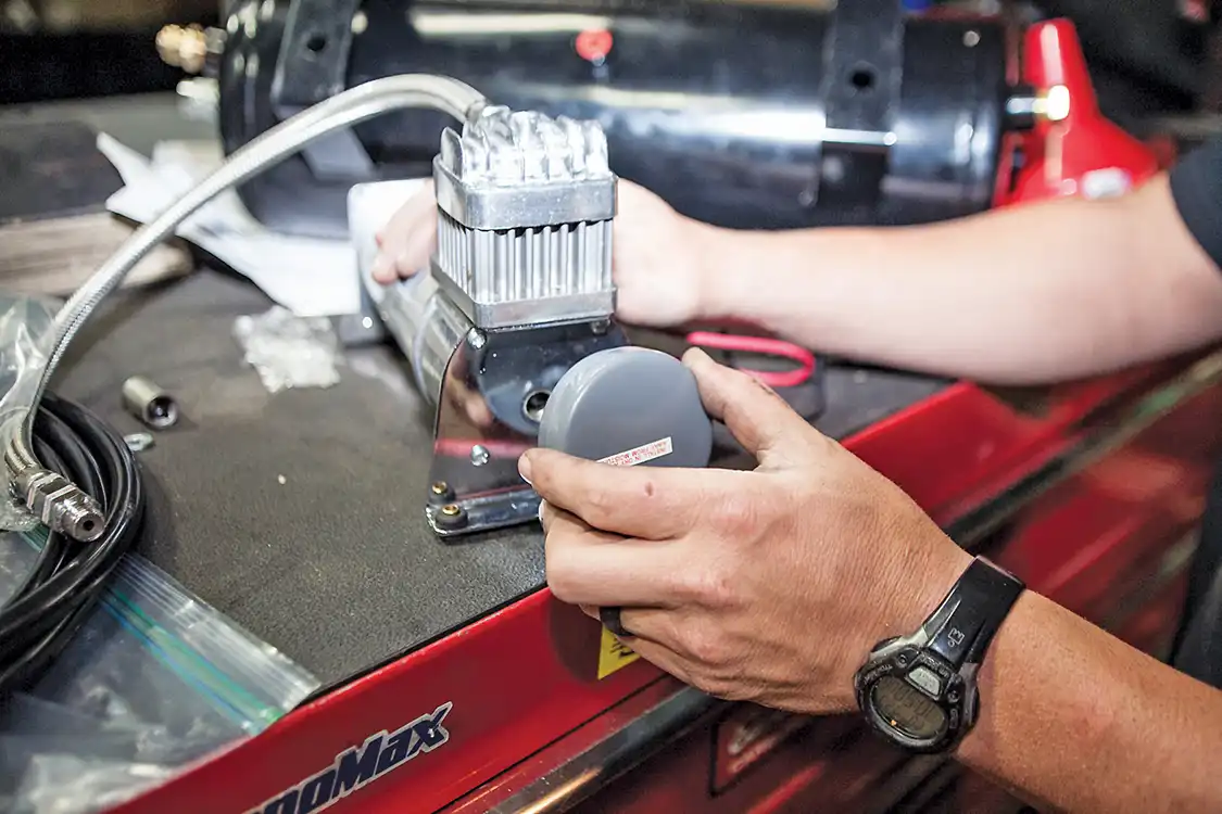 9. Kleinn goes above and beyond with all of its kits, perfecting every little detail. Here's a nice feature: a replaceable air filter for the air compressor. If you run your truck off-road, consider this feature a must-have for keeping the compressor clean and healthy.
