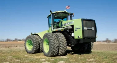 Daron Rittenauer’s ‘87 Panther 1000 is almost a last-of-the-breed tractor. Though built under the ownership of Case IH, it was still the same tractor offered by Steiger in its last year of corporate independence. The Panther and the Lion shared a platform this year, the only difference being the Cummins or Cat engines (your choice) were turned up from 335 to 375 hp. Yeah, it’s safe to say Daron’s is turned up that much.