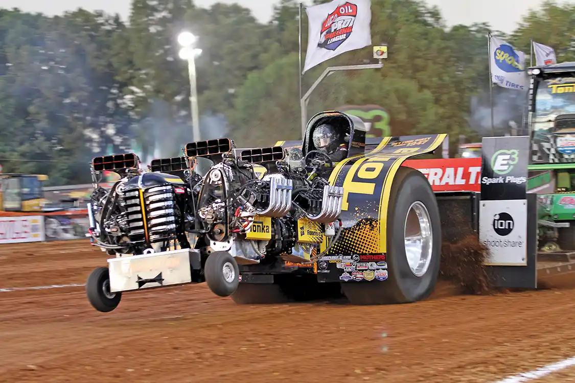 Wayne Sullivan drove the Tonka Kentuckian to a very close second-place finish, falling just 0.07-feet short of Greg Boyd on Friday night despite being sprayed by something frothy from one of the Hemi engines. 