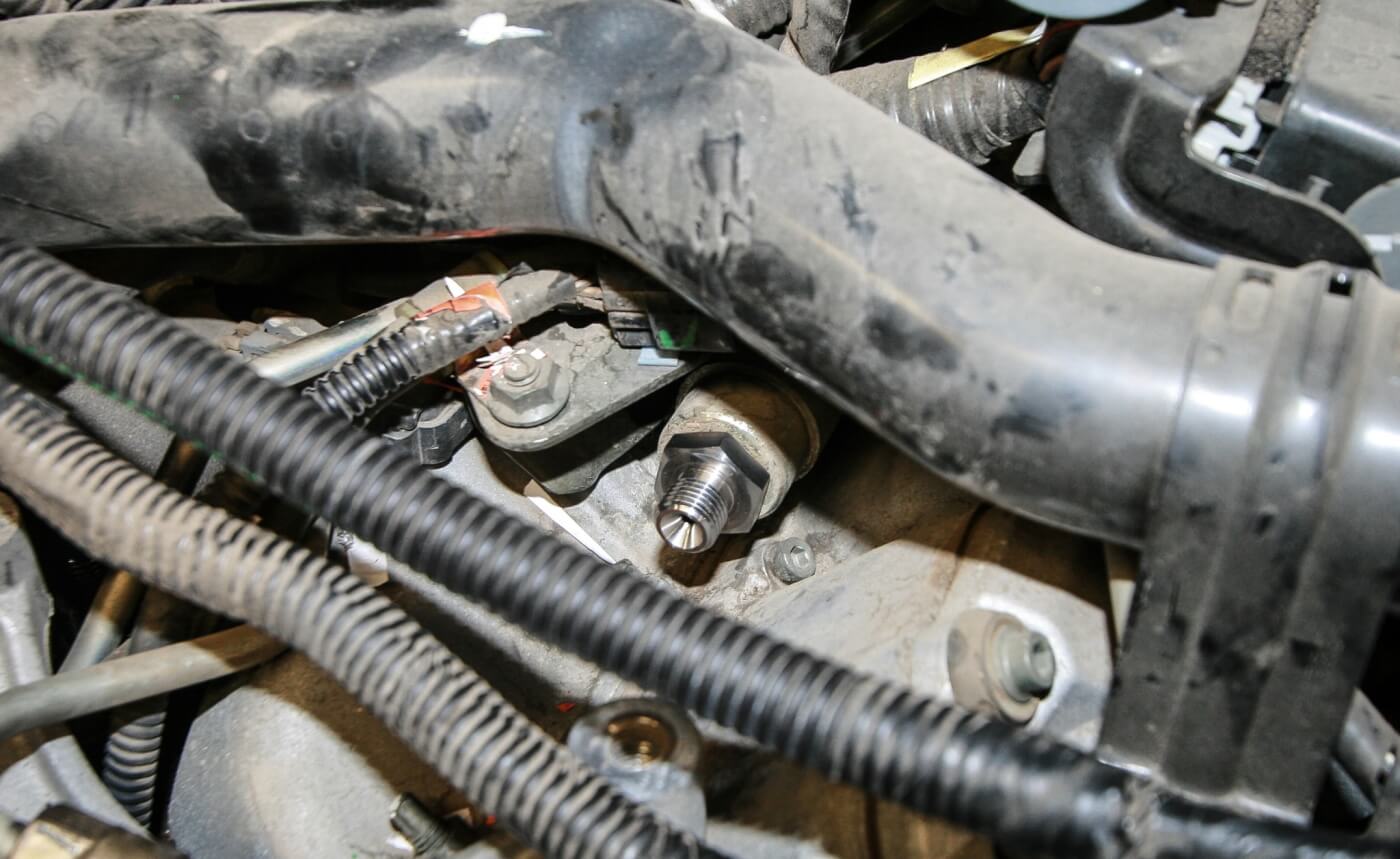 Duramax Fuel Pressure Check – Fuel Pressure Valve Location LMM – VCUPC