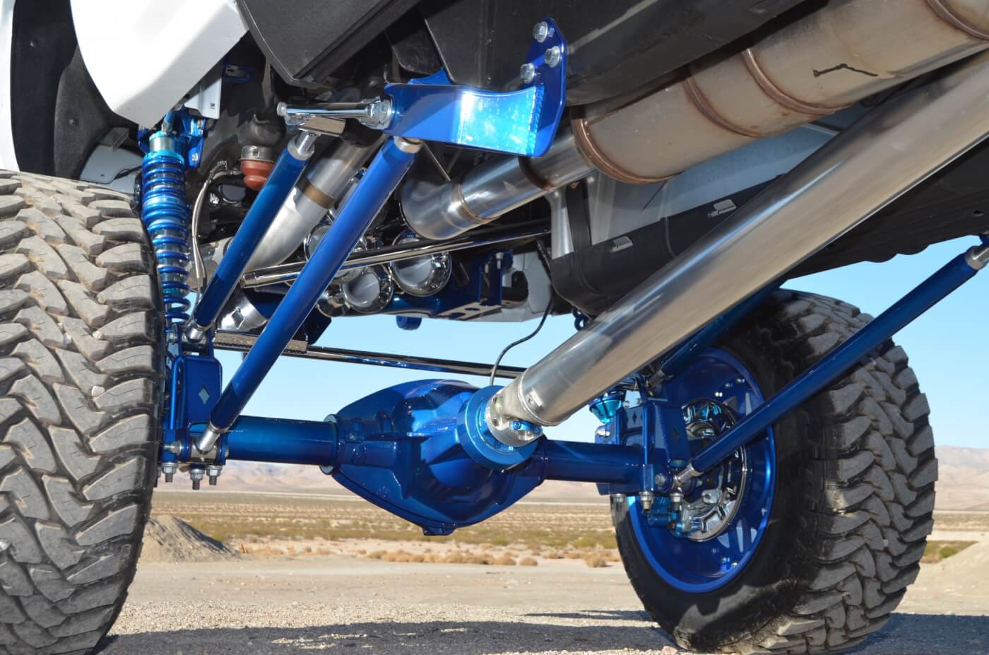 The addition of the 4 link in the rear adds for more travel with this rig during dynamic driving conditions.