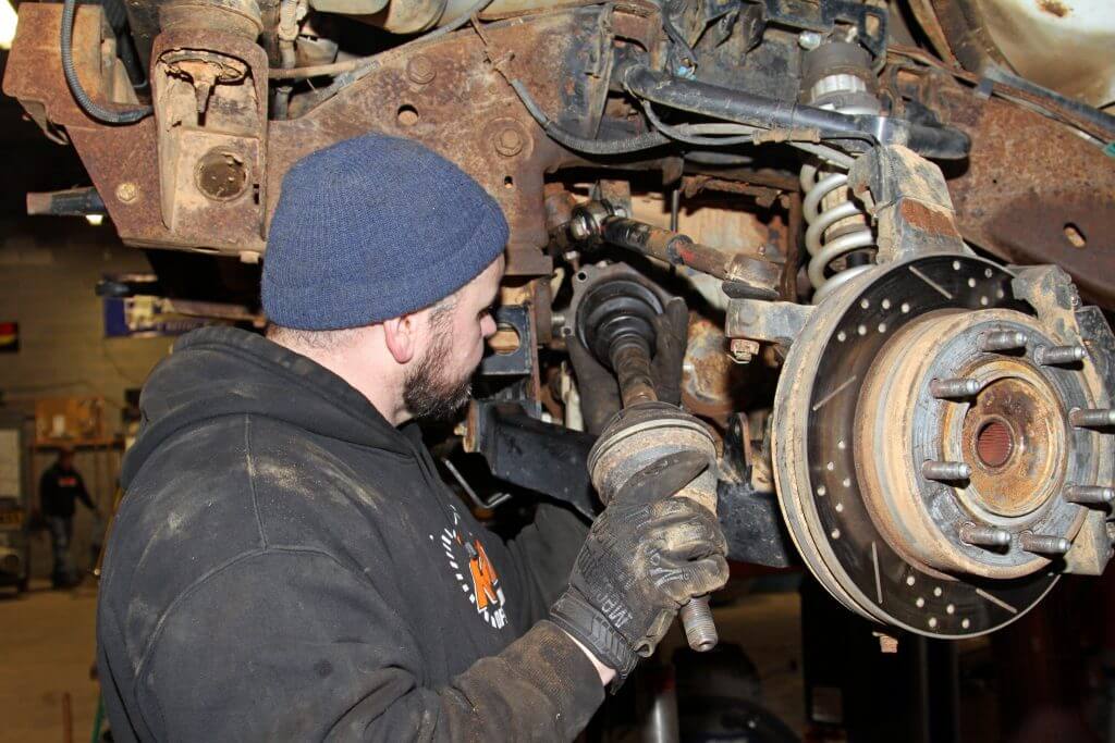 Building A SuperStrong 9.25 AAM Front Axle for Your GM or Dodge