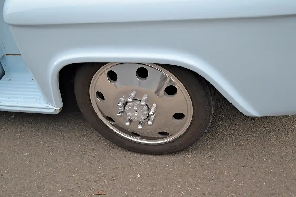 Everywhere you look, there are little things that Bill did to make his truck unique. Since Alcoa doesn't make a 19-inch rim, Bill had 19.5-inch wheels turned down to 19's, and then wrapped in 245/45/19 Z-rated Hankook Evo's, which allows for occasional 130 to 140-mph blasts.