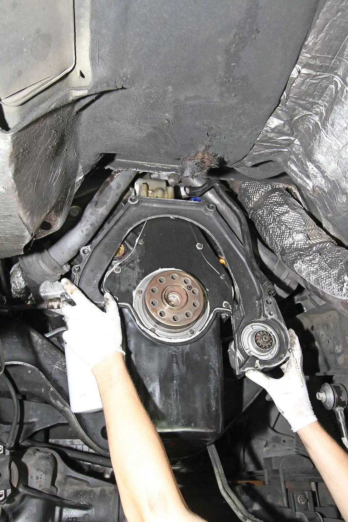 4. Ford used two different starters for the 7.3L engines. Early models used a standard starter and matching adapter. Seen here is the early model (1994-2000) version. The starter adapter ring will need to be changed to use the later model high-torque unit. While this 2002 originally had the high-torque starter and adapter ring, it was swapped out sometime in this truck’s history. Either setup will work on the 7.3L Power Stoke engines. (Note the 1985-94 6.9L and 7.3L IDI units are different)