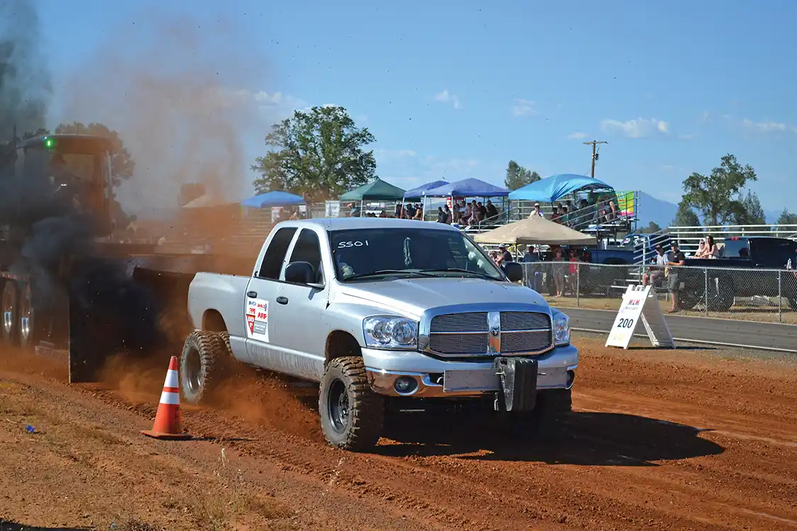 Perhaps the most impressive performance of the pull was put in by Les Szmidt, who used nearly 1,000 horsepower on a 2.6-inch charger to motivate his <a href="https://www.dodge.com/">Dodge</a> to a 338-foot pull and past the rest of the field by a good margin.