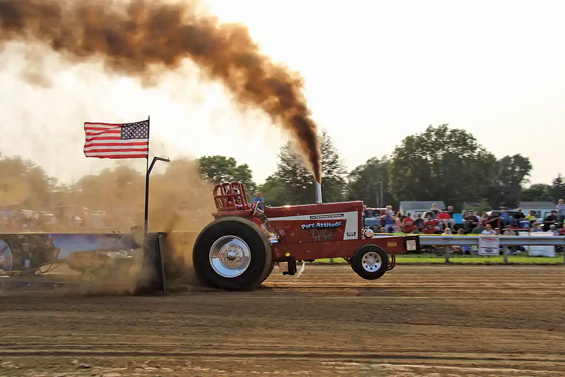 Don Newton’s IH666 was one of many red machines taking home wins this year. His 341-foot hook gave him the win in the East Central Iowa Pullers Association’s (ECIPA) 6,700-pound Light Limited Super Stock Class.