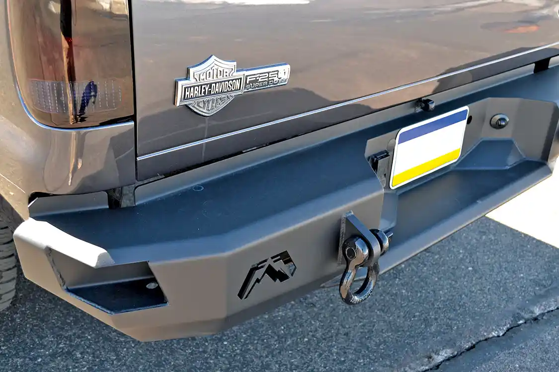The rear of the Harley truck has also been modified, with a functional and understated rear bumper from Fab Fours.