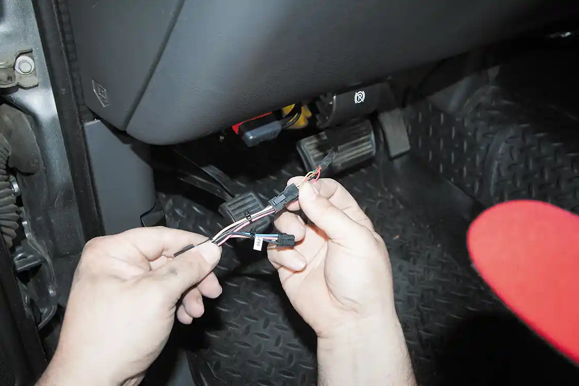 14. Now the optional Tuner-to-SpeedBrake cable can be plugged into the supplied OBDII interface cable.