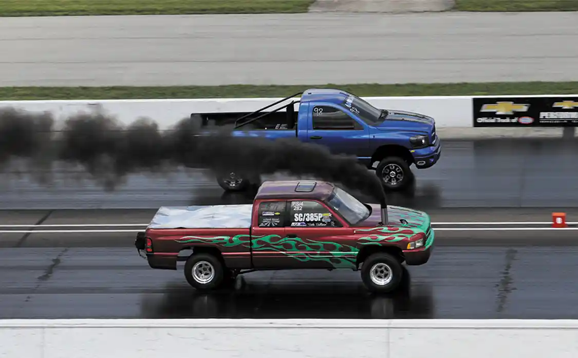 There was plenty of very tight racing throughout the day as can be seen here where Derek Rose (far lane) runs side by side with eventual Pro Street winner Seth Sullivan.