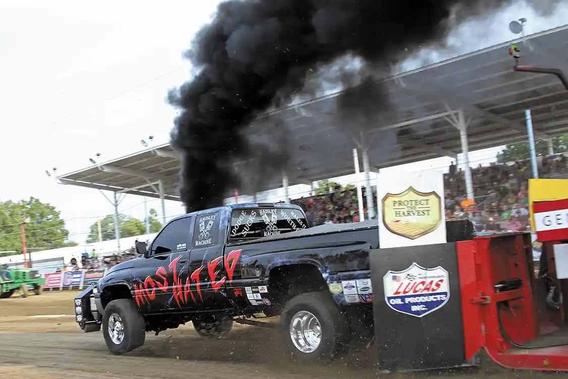 CW Cartmell had a great hook with his Dodge Friday evening taking the 2.6 Class win.