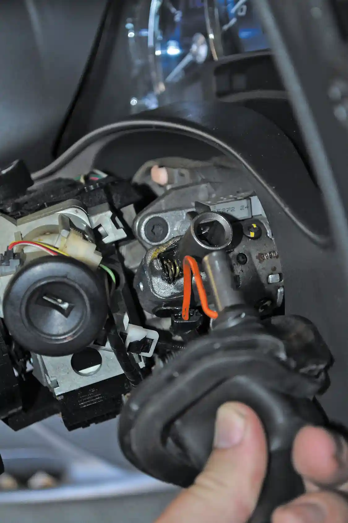 4. With the cover off, the stock shifter can now be removed using a T27 Torx bit.