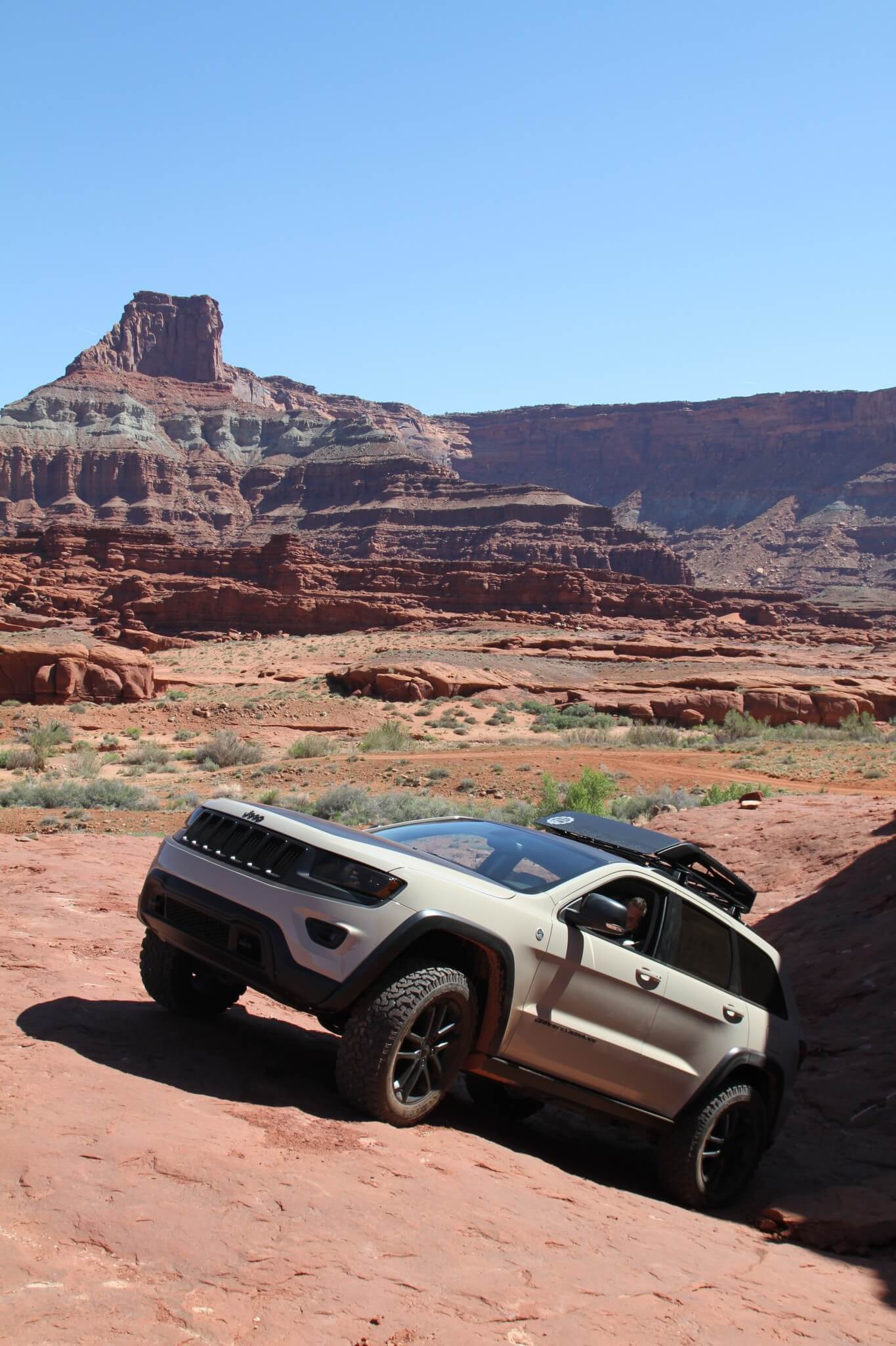DW  JEEP LEAD c