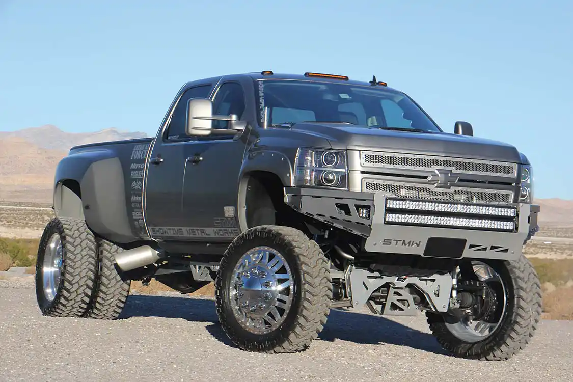 This wild Duramax Dually truck shows well and drives even better. The 10-inch lift makes no compromises and the balanced proportions make this truck stand out in any crowd.