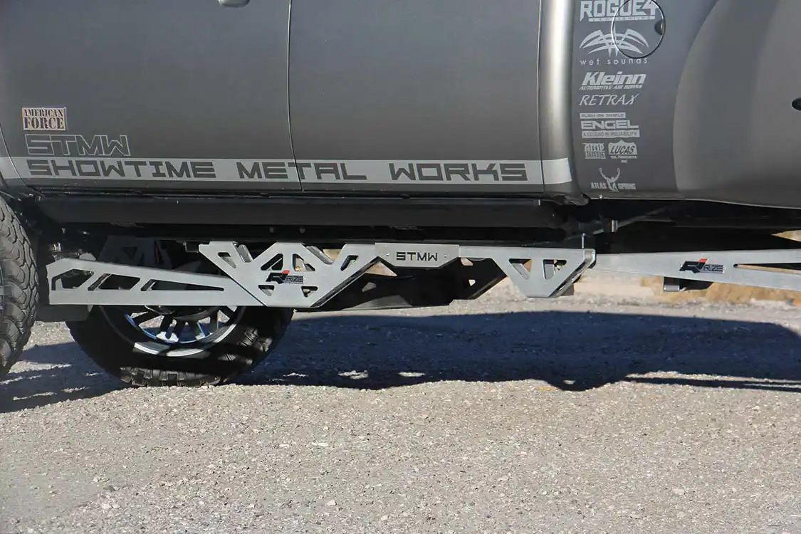 The 8-10-inch Rize lift rides great. The drop-down on the brackets ensures good geometry as well as a smooth and stable ride.
