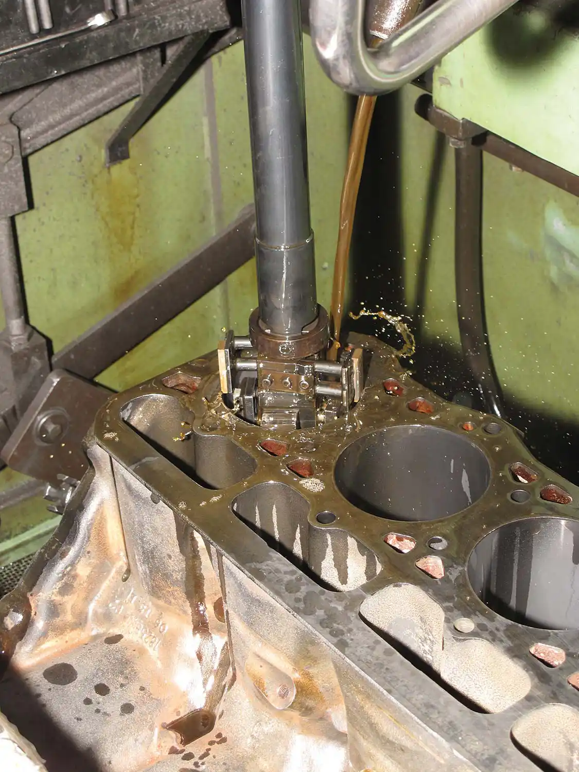 4. After boring the block’s cylinders, it’s then sent to the honing machine. Honing the cylinders makes them all the same size and provides a better surface finish. This ensures a good seat of the piston rings and a long engine life.