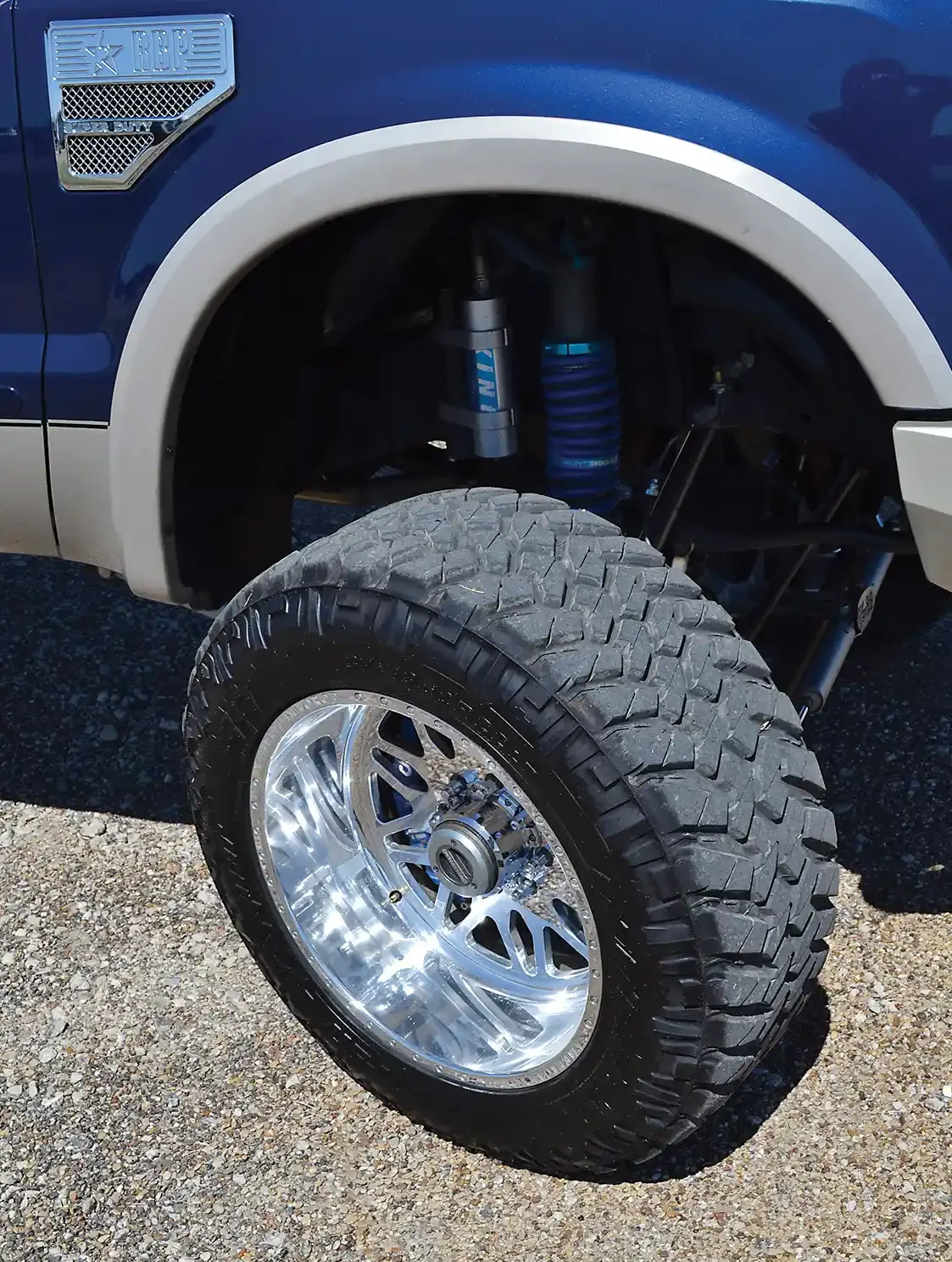 The front suspension has King coilover shocks as well, just like the rear. Slightly less travel is available (10 inches) although it’s still plenty for most terrains and is much more than F-250s came with from the factory.