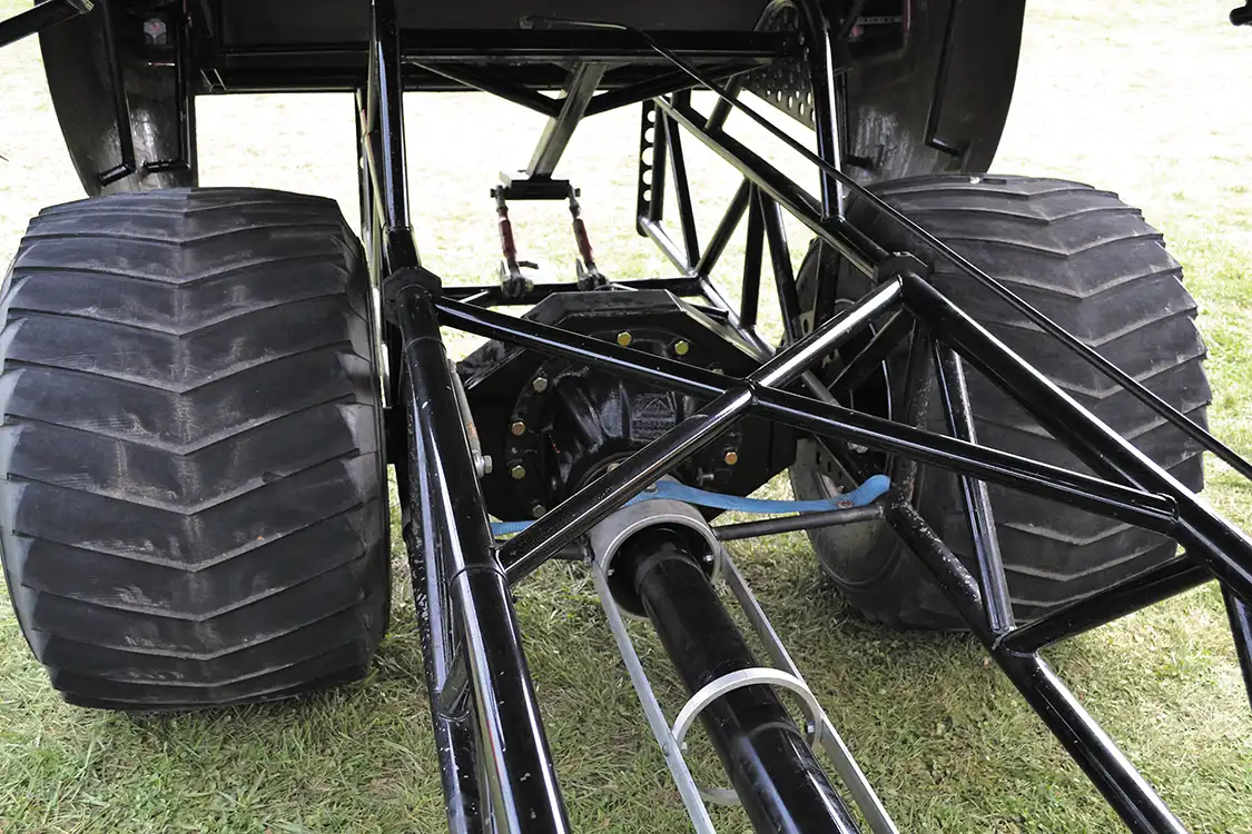 There's no suspension out back, just a SQHD axle that can handle the massive strain put on the rear end from a 40,000-lb. pulling sled. The axle in the rear runs 6.20 gearing, as does the <a href="https://www.rockwellaxles.com/">Rockwell</a> up front.