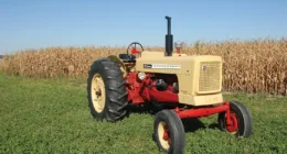 Randy Coyings ’61 570 Super is one of only 1,680 built in ’61 and ’62. It is the 568th 570 Super ever built. Cockshutt had adopted this Harvest Gold/Vermillion Red color scheme for the 1961 model year. The 500 Series had debuted all in Harvest Gold while previous generations were often all in Vermillion Red (the traditional Cockshutt color).