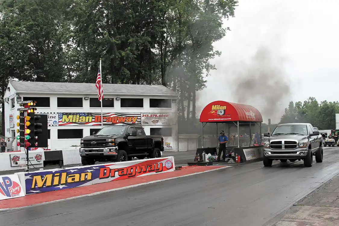 The ET Bracket class final round came down to the Lee brothers with Michael and his Dodge taking the win over Matthew and his Chevy.