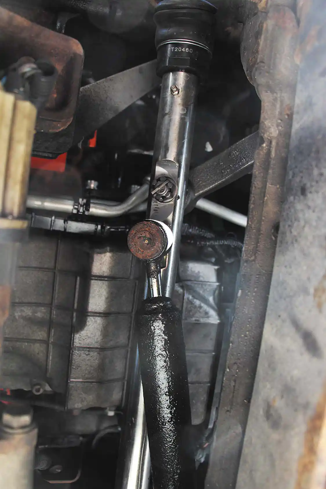 Further strengthening the truck’s steering system is a center link from PPE. Made from solid 304 stainless steel, the 1.5-inch diameter center link rules out the need to use pitman and idler arm braces.
