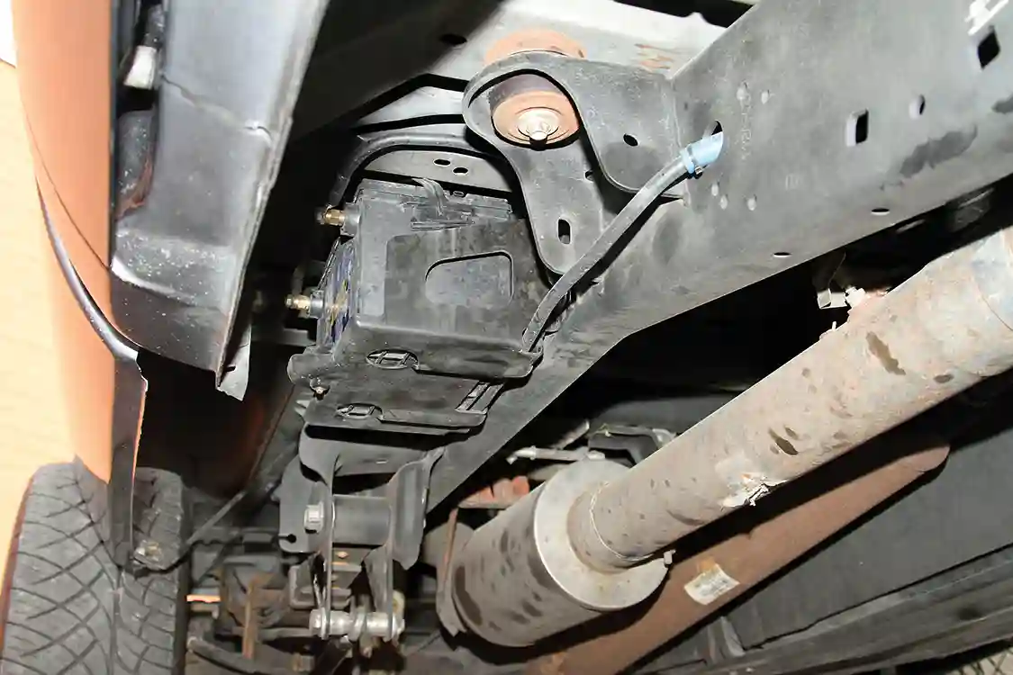 The BorgWarner turbo takes up the space previously occupied by the second battery. Rather than rely on a single battery, Lindenberg and his crew moved the second battery to the frame on the passenger side of the truck.
