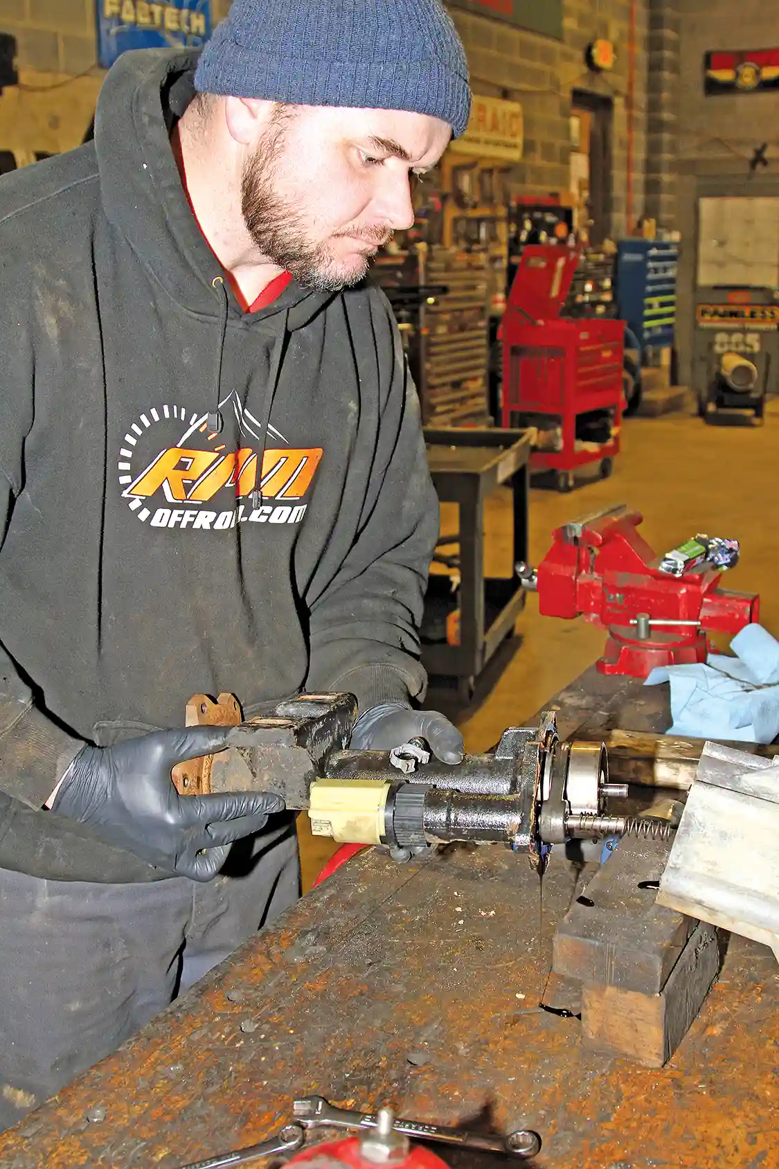 6. The passenger side of the assembly uses a center axle disconnect. This disconnect is a common breaking point of the 9.25-inch AAM IFS axle.