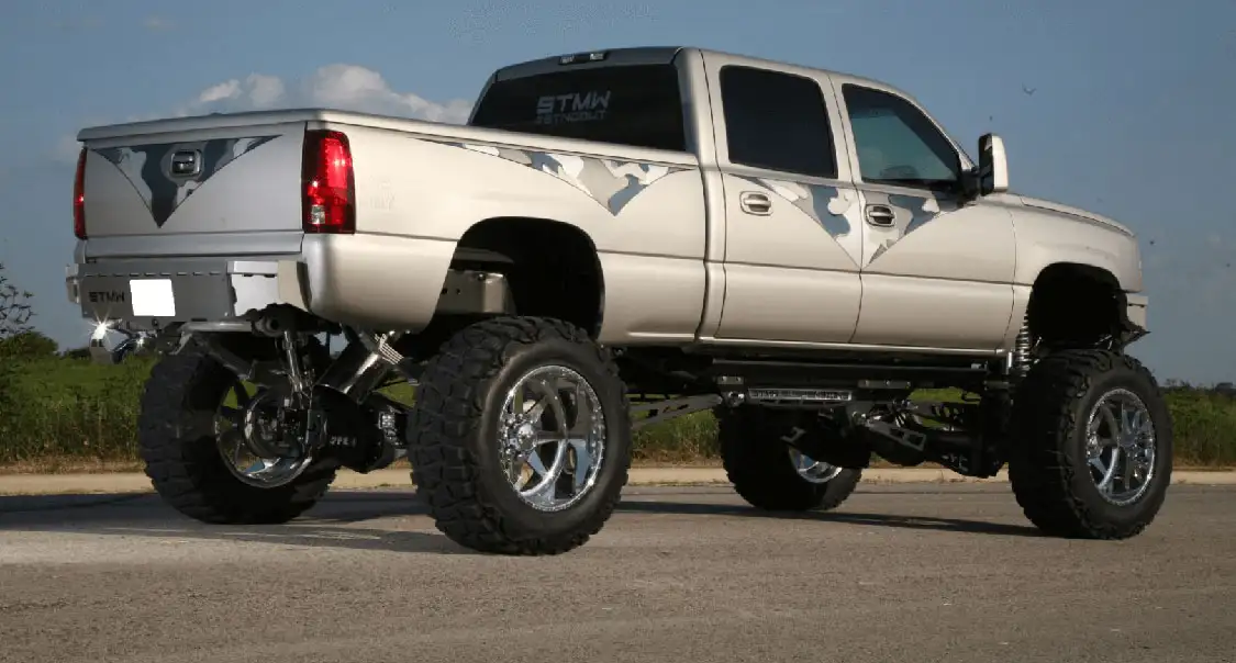 Subtle graphics allow the detail work on the ShowTime Metal Works bumpers and suspension to be the focal point of the truck.