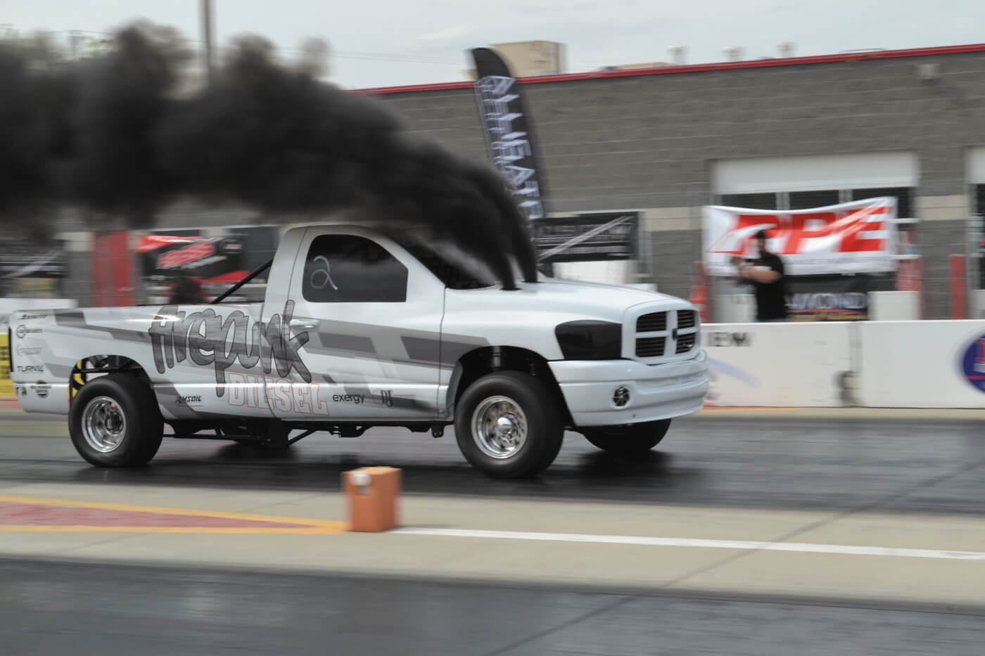 Lavon Miller at Ultimate Callout Challenge 2016, Draggin the sled