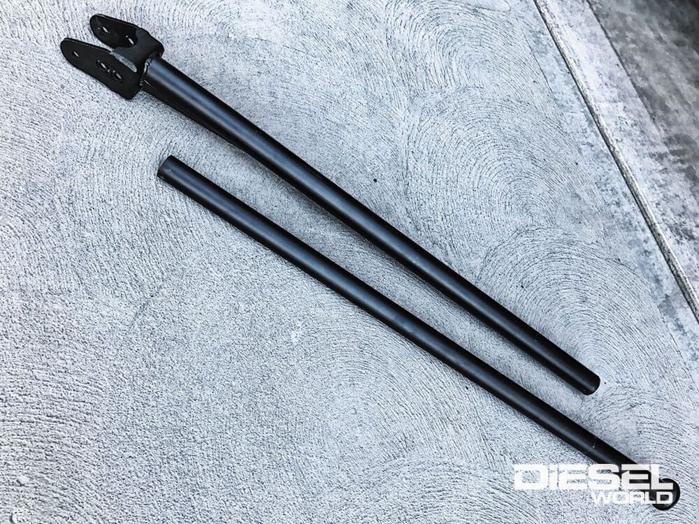 One Up Offroad’s universal short gusset traction bars