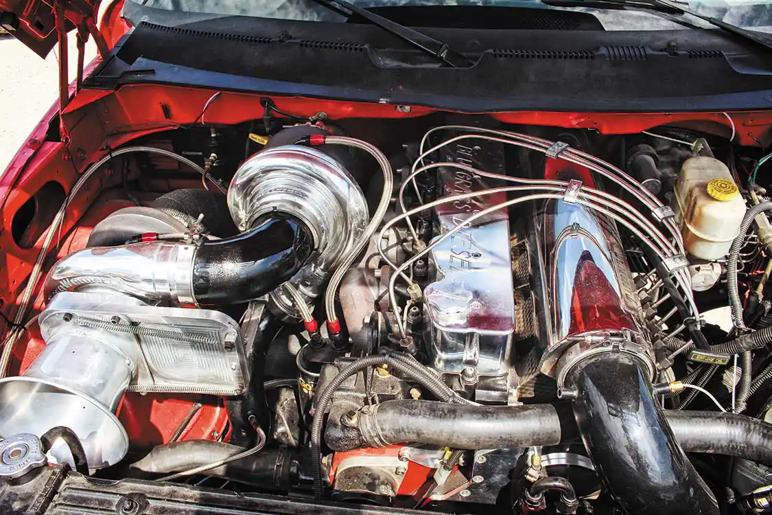 Borg Werner turbo 5.9L Cummins 12 valve engine, Bluegrass Diesel valve cover