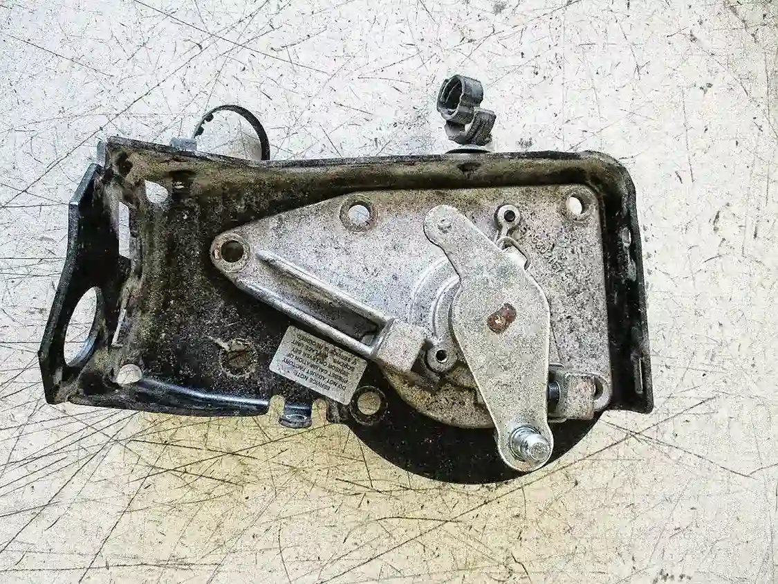 ’03-’04 Dodge Cummins throttle bell crank