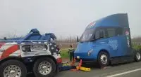 Tesla Pepsi truck ran out of charge; Diesel To The Rescue